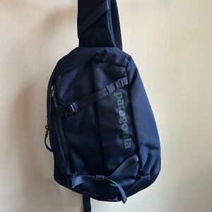 Patagonia atom 8L Navy Blue Sling Pack - Men's Belt/Crossbody Bag
